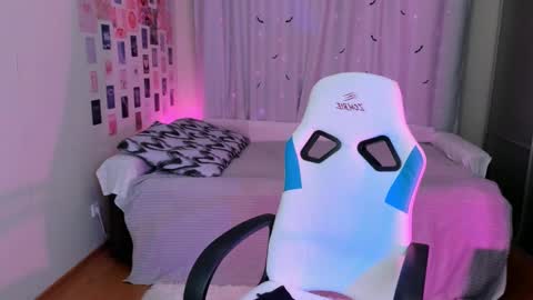 Vanessa online show from 02-23-25, 03:35