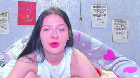 Snapshot of vanessa_florence chatting on 12-11-24, 12:54 RUSSIAN BARBIE BABE online show from 12-11-24, 12:54