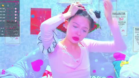 Snapshot of vanessa_florence chatting on 01-17-25, 01:04 RUSSIAN BARBIE BABE online show from 01-17-25, 01:04