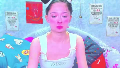 Snapshot of vanessa_florence chatting on 02-14-25, 01:23 RUSSIAN BARBIE BABE online show from 02-14-25, 01:23