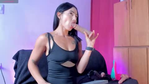 Vanessa online show from 11-24-25, 04:07