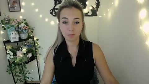 Snapshot of vanessa_joy_ chatting on 06-24-26, 06:56 Vanessa online show from 06-24-26, 06:56