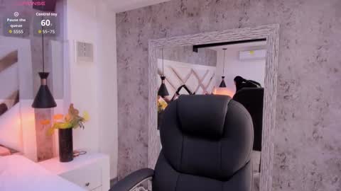 Vanessa  online show from 01-14-26, 07:30