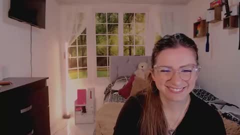 Snapshot of vanessa_udream chatting on 05-30-26, 08:17 Vanessa online show from 05-30-26, 08:17