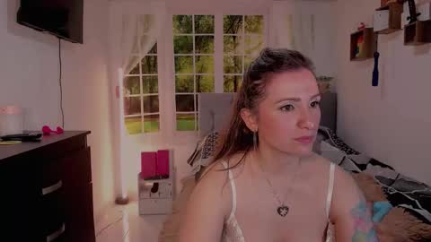 Snapshot of vanessa_udream chatting on 05-31-26, 09:16 Vanessa online show from 05-31-26, 09:16