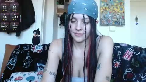 Snapshot of vanessaandadam chatting on 10-26-25, 05:52 vanessaandadam online show from 10-26-25, 05:52