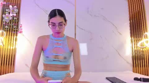 Snapshot of vanessaboch chatting on 07-14-26, 07:19 Vanessa online show from 07-14-26, 07:19