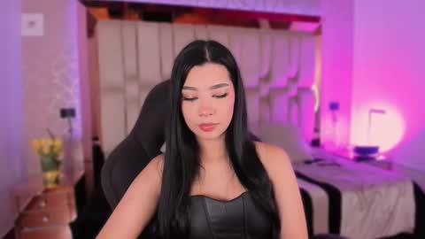 vanessaduval online show from 09-11-25, 05:40