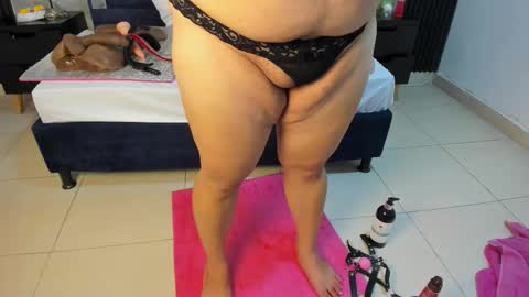 Vanessa Hard online show from 11-27-25, 08:11