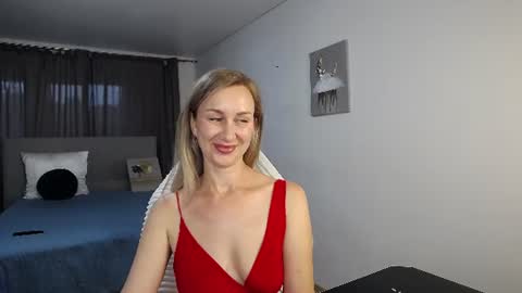 Snapshot of vanessakleiner chatting on 06-16-26, 04:42 Vanessa online show from 06-16-26, 04:42