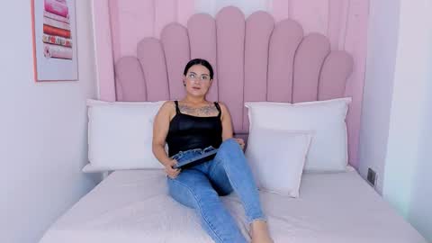 vanessamirren online show from 10-03-25, 12:02