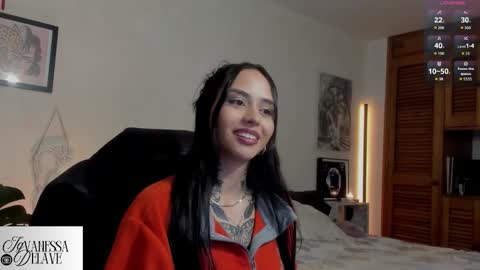 Snapshot of vanessart_ chatting on 10-30-25, 10:32 Vanessa online show from 10-30-25, 10:32