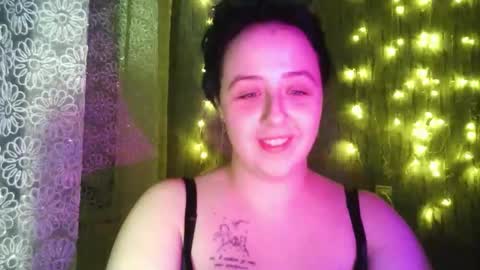 vanessashadow online show from 12-19-25, 09:44