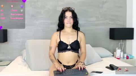 Snapshot of vanika_ray chatting on 06-04-26, 11:38 vanika_ray online show from 06-04-26, 11:38