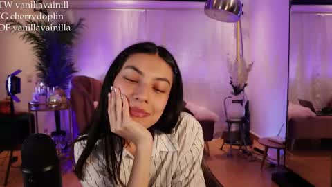 Snapshot of vanilla_velvet chatting on 12-05-25, 12:19 Annabet online show from 12-05-25, 12:19