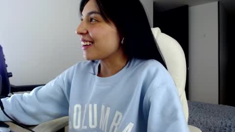 Snapshot of vanilla_velvet chatting on 04-12-26, 02:16 Annabet online show from 04-12-26, 02:16