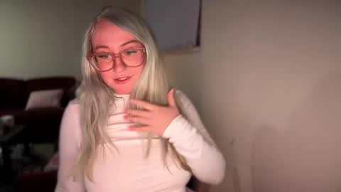 vanillapuddingpie online show from 11-12-25, 01:28