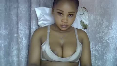 Snapshot of vanillavenus chatting on 02-16-26, 12:45 vanillavenus online show from 02-16-26, 12:45