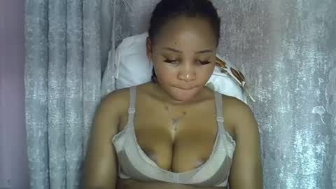 Snapshot of vanillavenus chatting on 06-16-26, 01:47 vanillavenus online show from 06-16-26, 01:47