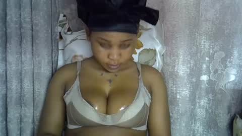 Snapshot of vanillavenus chatting on 06-28-26, 01:06 vanillavenus online show from 06-28-26, 01:06