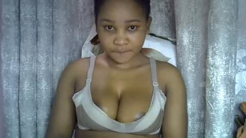 Snapshot of vanillavenus chatting on 08-03-26, 12:32 vanillavenus online show from 08-03-26, 12:32