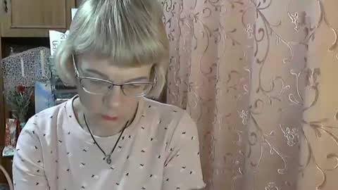 Vanillaxcreamy online show from 12-04-24, 01:42