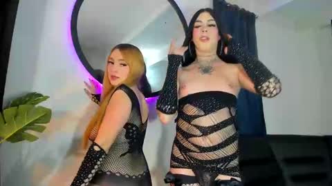 Snapshot of vanne_horny77 chatting on 10-18-25, 05:10 Vanessa online show from 10-18-25, 05:10