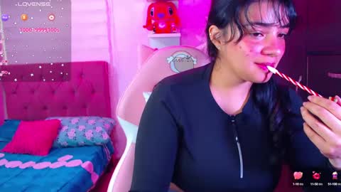 Snapshot of vannessa_shy chatting on 01-14-25, 09:30 Vanesa online show from 01-14-25, 09:30