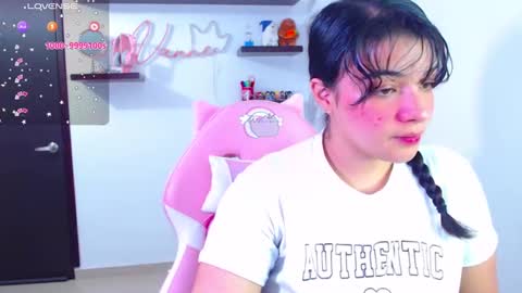 Snapshot of vannessa_shy chatting on 02-02-25, 11:32 Vanesa online show from 02-02-25, 11:32