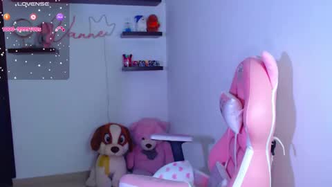 Snapshot of vannessa_shy chatting on 02-26-25, 09:58 Vanesa online show from 02-26-25, 09:58