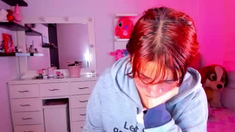 Snapshot of vannessa_shy chatting on 05-15-26, 12:39 Vanesa online show from 05-15-26, 12:39
