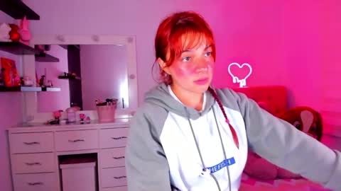 Snapshot of vannessa_shy chatting on 06-07-26, 01:10 Vanesa online show from 06-07-26, 01:10