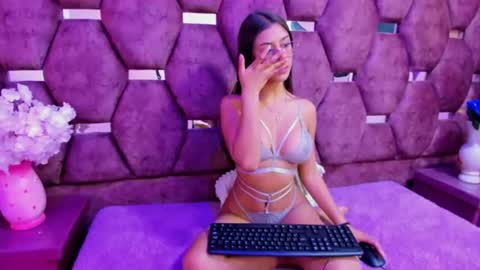 Vanessa online show from 07-29-26, 12:20