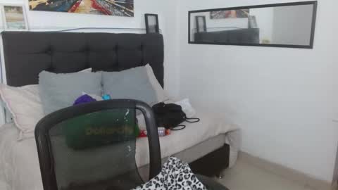 vane online show from 12-04-25, 09:12