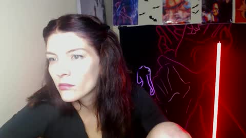 Vanessa online show from 11-22-25, 05:34