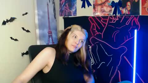 Vanessa online show from 04-17-26, 03:04