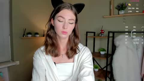 Snapshot of vanvanvibe chatting on 05-25-26, 03:51 Charline online show from 05-25-26, 03:51