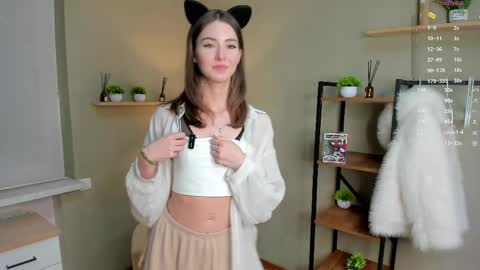 Snapshot of vanvanvibe chatting on 06-05-26, 05:07 Charline online show from 06-05-26, 05:07