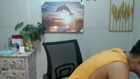 Snapshot of vanxxx2005 chatting on 12-10-24, 05:33 vanxxx2005 online show from 12-10-24, 05:33