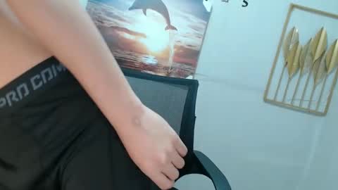 Snapshot of vanxxx2005 chatting on 12-11-24, 07:14 vanxxx2005 online show from 12-11-24, 07:14