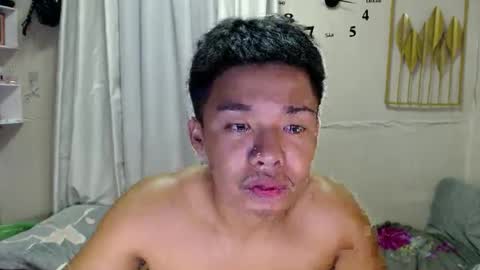 Snapshot of vanxxx2005 chatting on 03-31-26, 06:03 vanxxx2005 online show from 03-31-26, 06:03