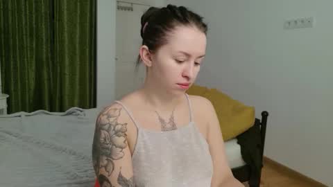 vaolietkat online show from 11-04-25, 06:34