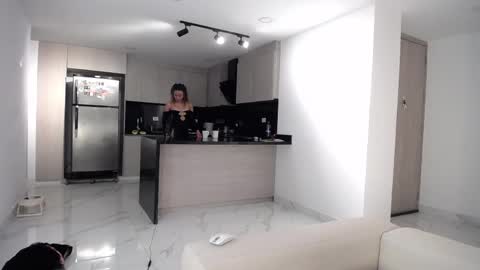 varenka_ivanova22 online show from 04-07-26, 03:51