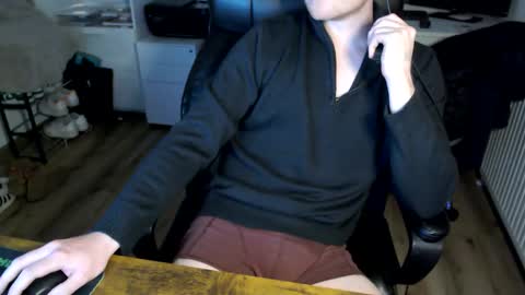 Snapshot of vaslo08 chatting on 04-26-26, 11:08 Vaslo online show from 04-26-26, 11:08
