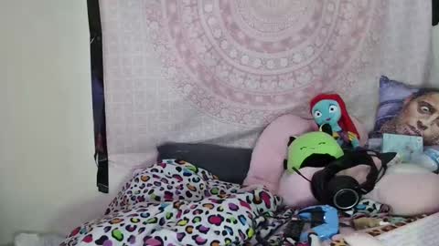 Veronica Lehane online show from 12-31-24, 04:49