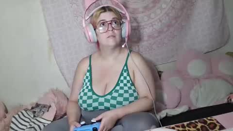 Veronica Lehane online show from 09-20-25, 08:54