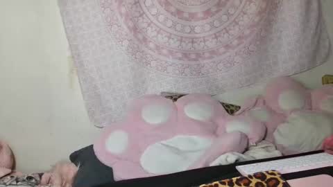 Veronica Lehane online show from 10-13-25, 07:14