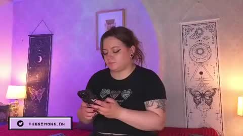 Snapshot of veesimons_dh chatting on 07-21-26, 08:11 Vee Simons online show from 07-21-26, 08:11