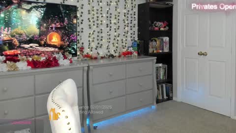 Snapshot of vegas_romance chatting on 02-02-25, 01:23 vegas_romance online show from 02-02-25, 01:23