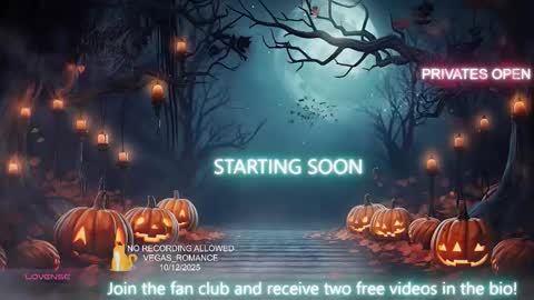 Snapshot of vegas_romance chatting on 10-12-25, 11:15 vegas_romance online show from 10-12-25, 11:15